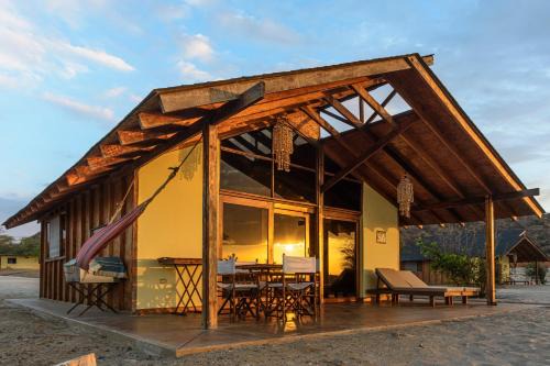Punta Sal House | Wallac Bungalows Canoas de Punta Sal