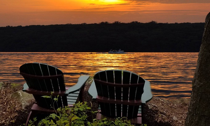Hawley Cabin | WALLENPAUPACK LAKEFRONT CABIN, AMAZING SUNSETS, SEASONAL DOCK, PRIVATE SETTING