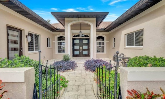 Cape Coral House | Wally's Fairway To Haven: Discover Your Paradise: Rental with Lake View, Pool, and Golf Access!