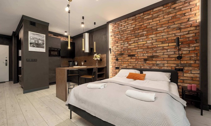 Krzyki Apartment | Walońska 19 | Atmospheric Studio for 2 | Wifi