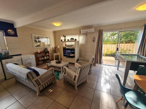 Trawal Apartment | Walters Lane Comfort Apartment 2 - No Loadshedding