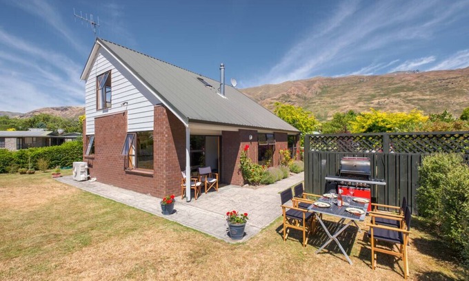 Wanaka Cottage | Wanaka Tranquility - Wanaka Holiday Home