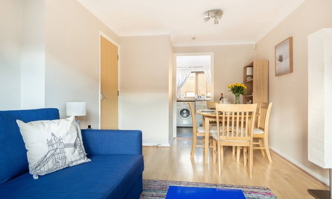 Wapping Apartment | | Wapping | Tobacco Docks | Modern Flat |