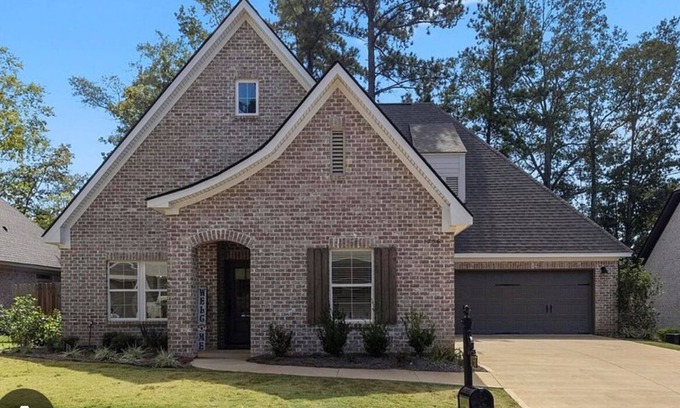 Auburn House | War Eagle Hideaway! n2.5 miles from Stadium, 2 mi from I85, 3 bd, 2bth, sleeps 8