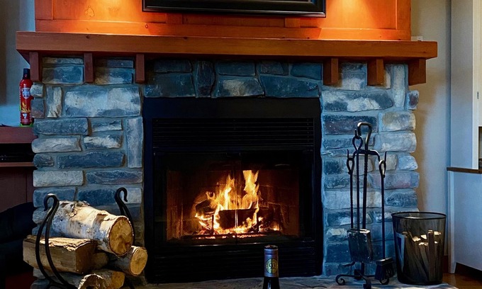 Mont-Tremblant Condo | Warm 3brm 2 bath with In-Condo Sauna! Steps from Ski/Golf/Bike/Hike