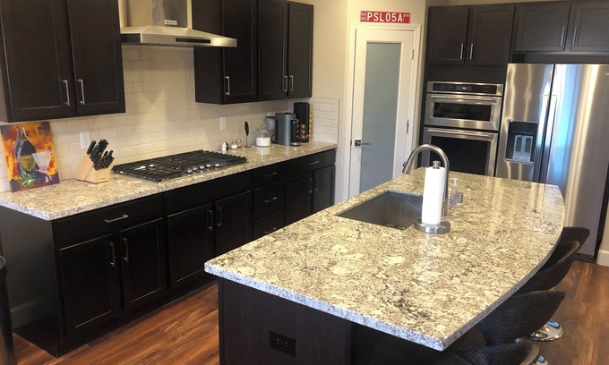 Reno House | Warm and Welcoming Modern 2 Bedroom Home in Beautiful Damonte Ranch