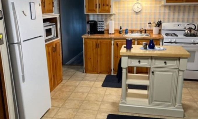 Warren House | Warren Trailside Getaway - Direct Trail Access