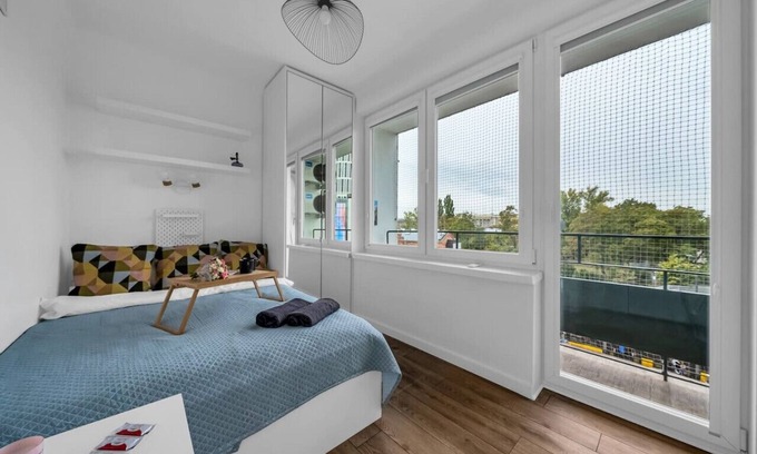 Mokotow Apartment | Warsaw Mokotów Apt - Balcony, A/C, Tram&Bus nearby - by Rentujemy