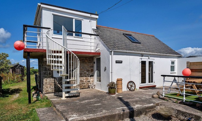 Pendeen Cottage | Watchtower in Cornwall with Sea Views