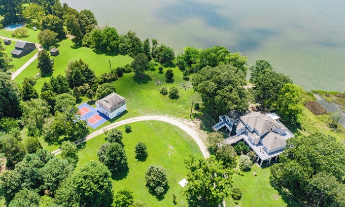 North House | Water front Oasis with pickle-ball court and hot tub