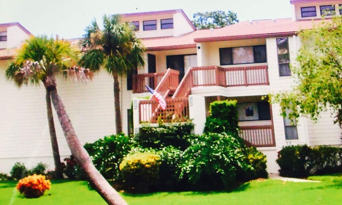Sarasota County Condo | Water view 2 bedroom, 2 bath, second floor with vaulted ceilings and lanai.