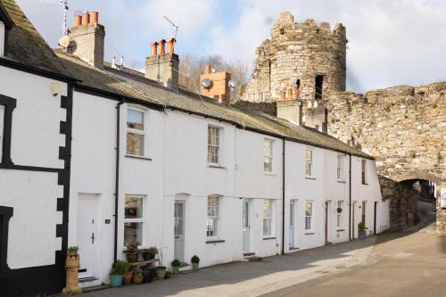 Conwy House | Water View Cottage, Conwy