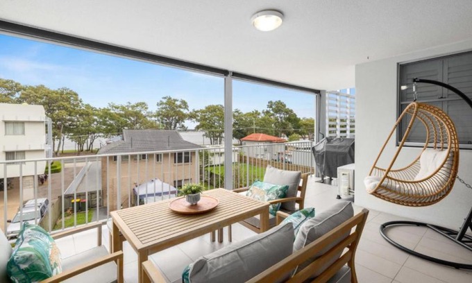 Bongaree Apartment | Water Views with a Splash of Luxury