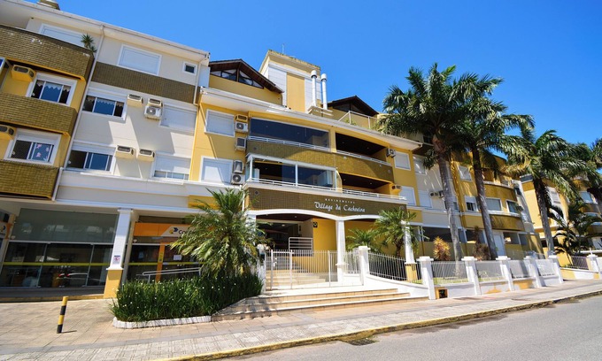 Jurere Internacional Apartment | Waterfall Village 200m from the Sea