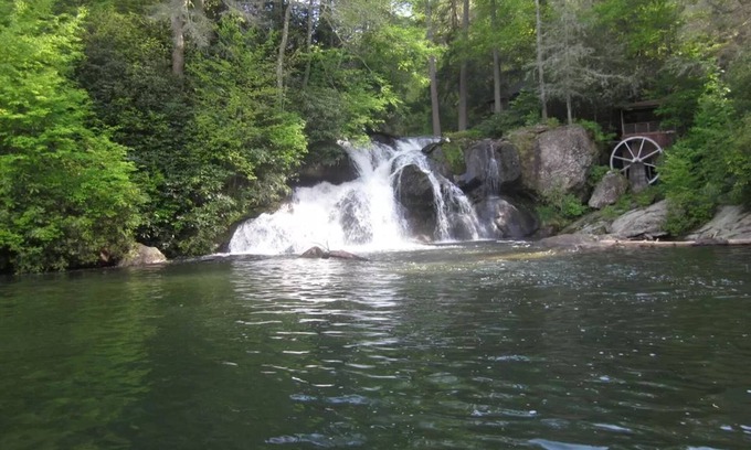 Cullowhee House | Waterfall Cove on Lake Glenville, Lakefront Home with Dock, 5BR, 3Ba, Sleeps 10+