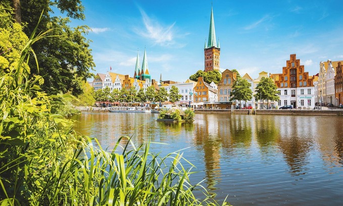 Travemuende Apartment | Waterfront 2 - exclusive vacation apartment at the sailing harbor in the heart of Travemünde