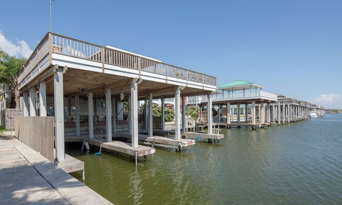 Port Mansfield House | Waterfront 4/3 House- 3 Piers / 3 Boat Slips/Lifts - Port Mansfield, Texas