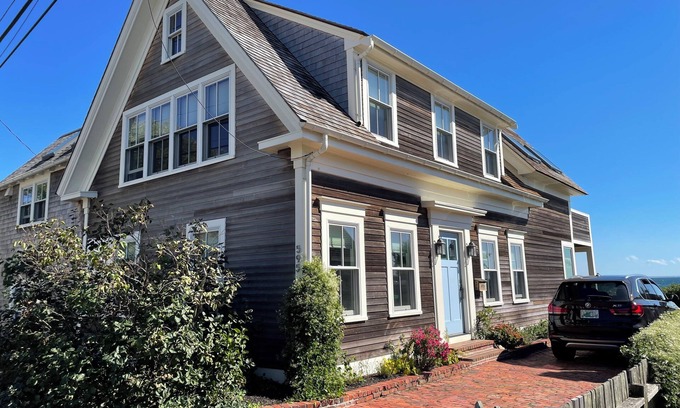 Commercial Street House | Waterfront! 5 bdrm house in Provincetown’s quiet East End. July 20/27 available!