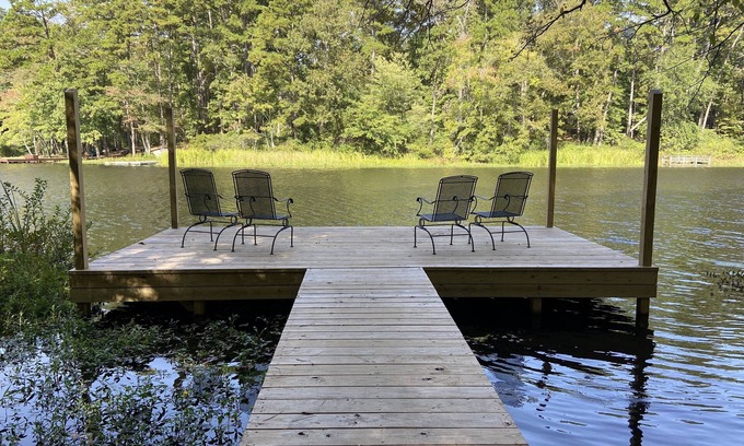 Holly Lake Ranch House | Waterfront Cabin on Holly Lake, sleeps 6, private boat dock with canoe