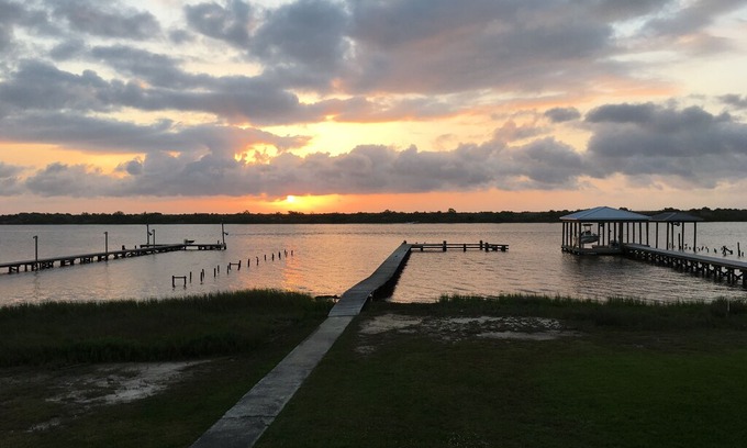 Hackberry House | Waterfront camp in Hackberry, Louisiana! Located on Lake Breeze Drive!