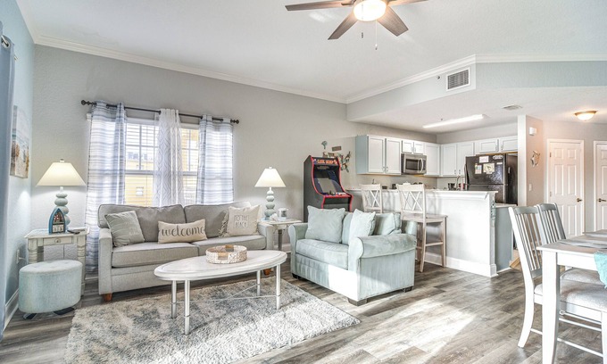 Treasure Island Condo | Waterfront Condo w/Arcade in Treasure Island!