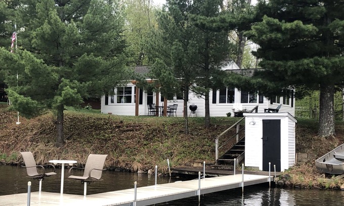 Crosslake Cabin | Waterfront Cottage on Beautiful Goodrich Lake with kids vintage bunkhouse.