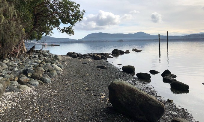 Sooke Resort | Waterfront Cottage with beach access
