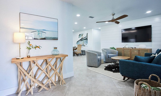 Springs at Kings Bay House | Waterfront+Dock l Commercial Ice Maker l 2 Kayaks