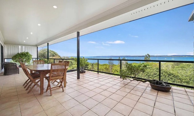 Redland Bay House | Waterfront Entire Luxury House with Bay View and Pool