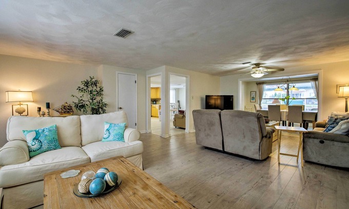 Spring Hill House | Waterfront Hernando Beach Home w/Dock + Kayaks