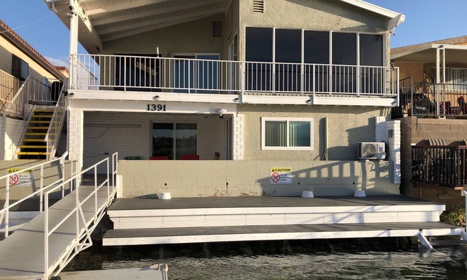 Bullhead City House | WATERFRONT HOME A, Sleeps 10, private dock, near launch ramp 5627146969