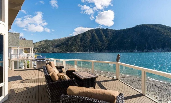 Wapato Point House | Waterfront, HotTub, Pool, PickleBall, Wapato Point