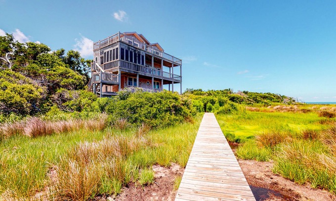 Brigands' Bay House | Waterfront House w/Sound View, Shared Pool, Private W/D, Private Hot Tub