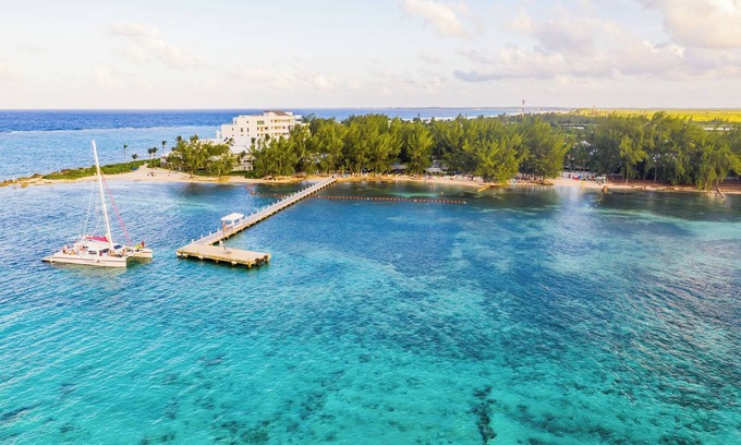 Rum Point Condo | Waterfront Island House #14, Rum Point, Beach, Pool, Bikes, Kayaks, Paddleboards