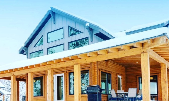 Central Okanagan Ski Chalet | Waterfront Kelowna Cabin #1 sleeps 15 has a private hot tub & is pet friendly