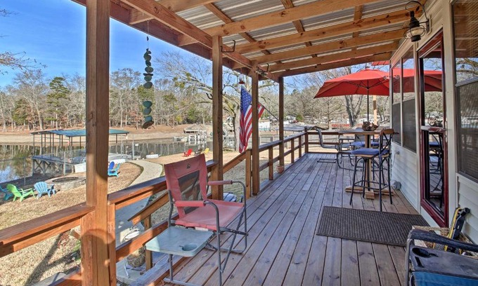 Mid America House | Waterfront Lake Hamilton House with Boat Dock!