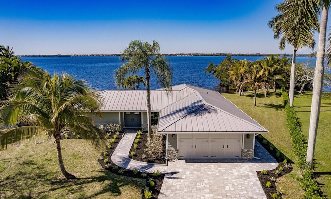 Fort Myers House | Waterfront Luxury Retreat with Stunning River Views + Epic Sunsets!
