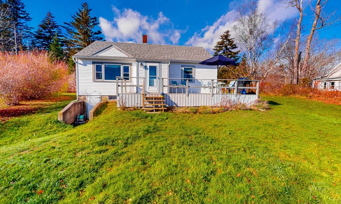 Pleasant Point Cottage | Waterfront Oasis w/ Amazing Harbor Views, Shared Dock & Free WiFi