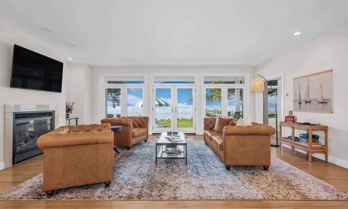 Royal Oak House | Waterfront Paradise | Pool, Views & Serenity