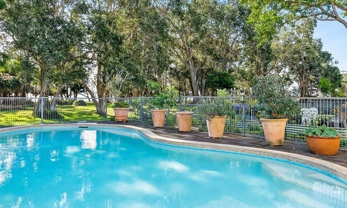 Toukley House | Waterfront Pet Friendly Abode Toukley NSW