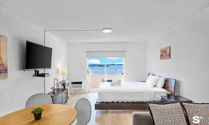 North Bay Village Apartment | Waterfront Studio Condo in Miami - Free Parking & Bay Views