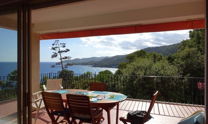 Sari-Solenzara House | Waterfront villa - sea access 5 mins walk