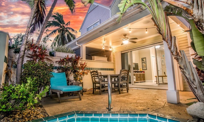 Marathon Villa | Waterfront Villa in Paradise. Dipping pool. Middle Keys. Soak in the sun
