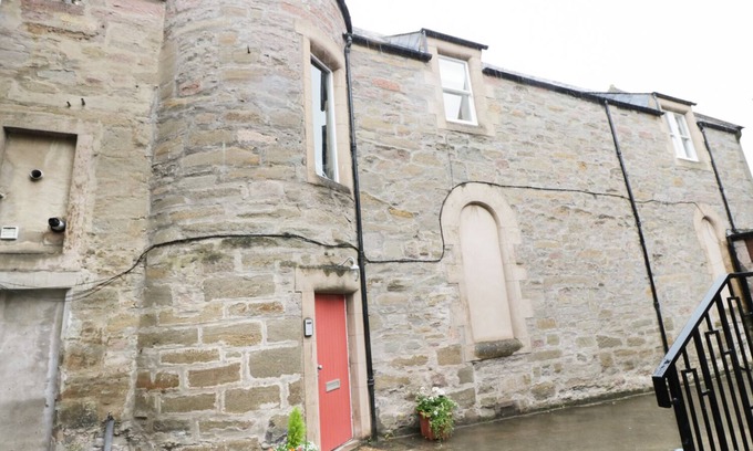 Perth Apartment | WATERGATE, family friendly, with a garden in Perth