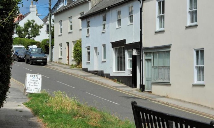 Charmouth Apartment | Waterloo Place