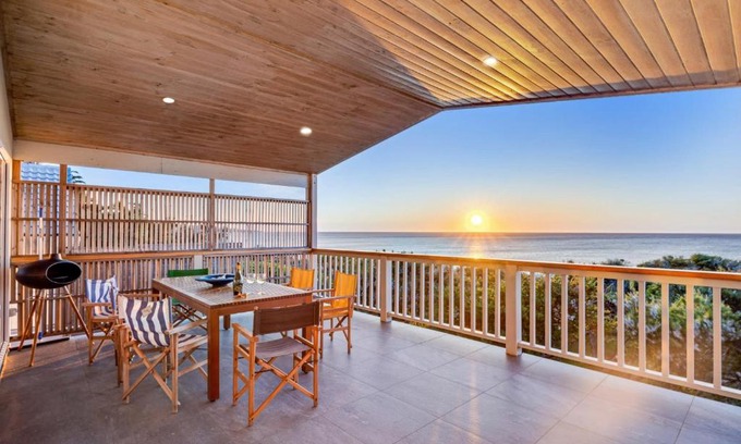 Frankston House | Waters Edge
