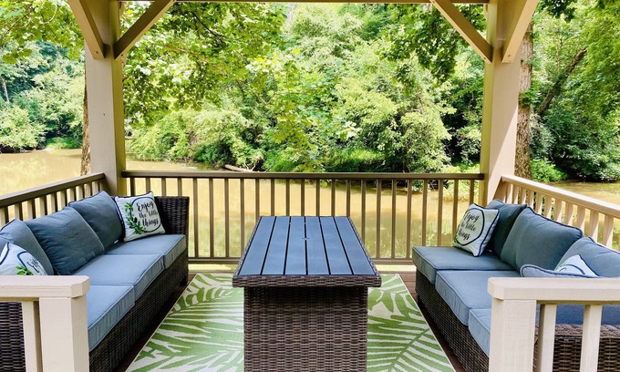 Randleman Cabin | Water’s Edge Cabin - Private Waterfront Cabin on 7 acres