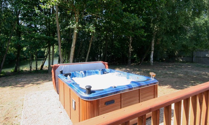 Pentney Cottage | Waters Edge