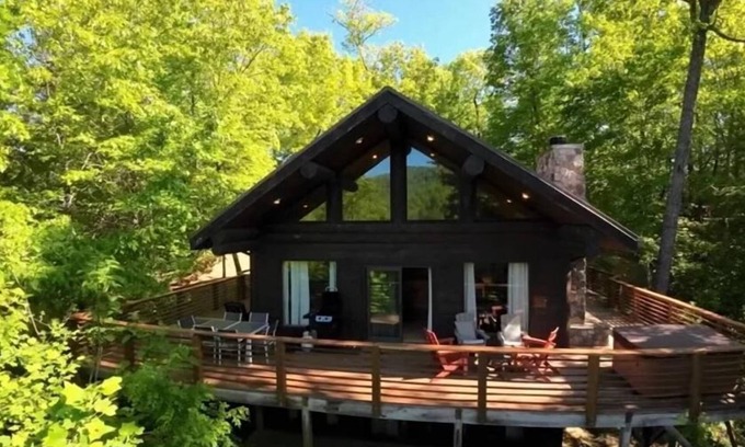 Bryson City Cabin | Watershed 7 - Ideal for Couples' Retreat or Family Gathering