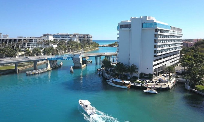 Boca Raton Hotel | Waterstone Resort & Marina Boca, Curio Collection by Hilton